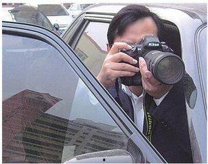 娱乐圈吃瓜群众最新爆料,神秘恋情曝光，当红明星竟与素人牵手？